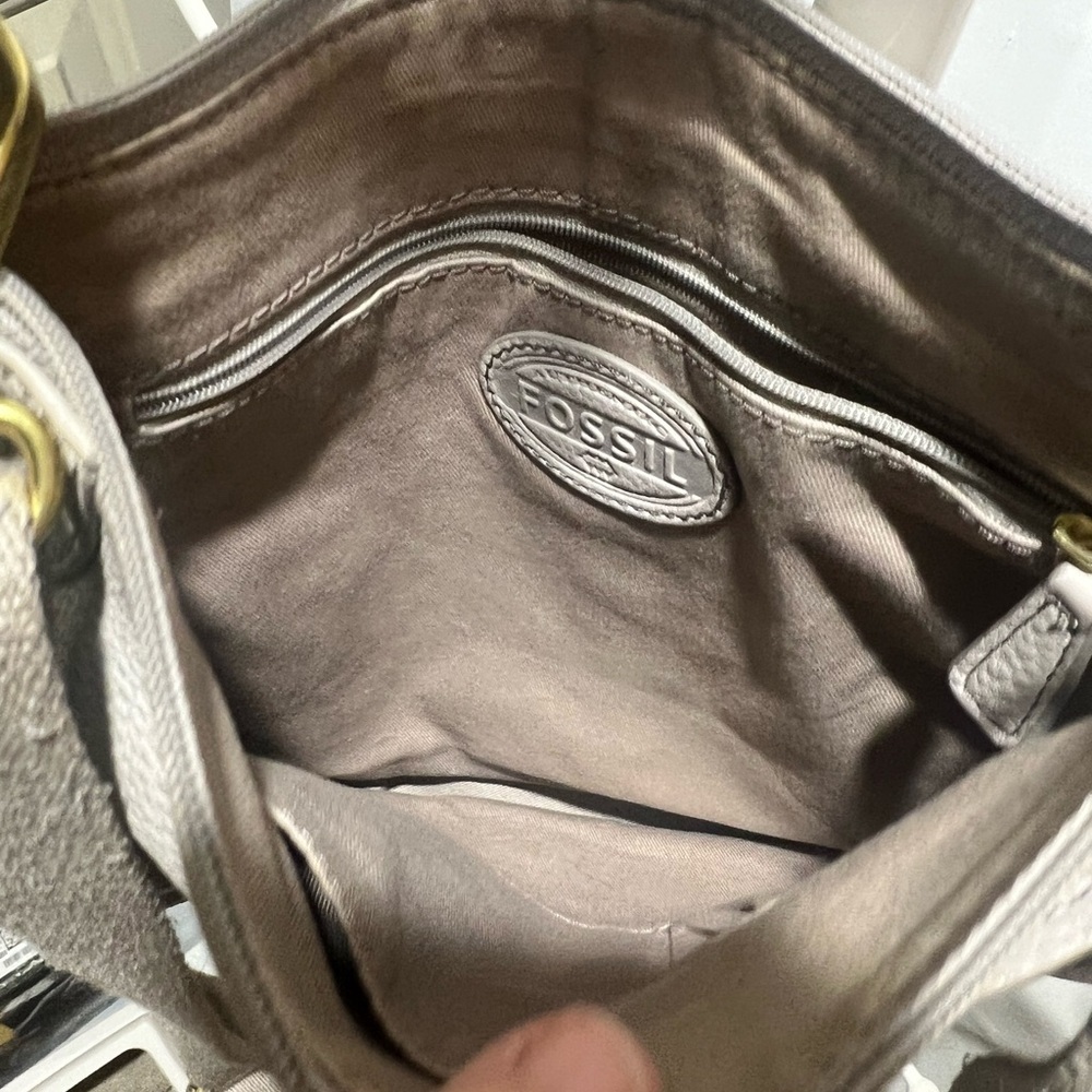 Fossil Taupe Leather Shoulder Bag | Adjustable Strap | Crossbody Option - Picture 4 of 11